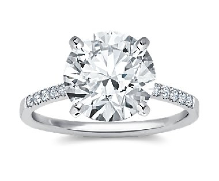 The Queen Diamond - 5,00 ct Zentraldiamant + 0,42 ct Seitensteine Diamantring in Weissgold